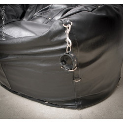 Skórzana pufa fotel fetysz siedzisko BDSM "Black Throne